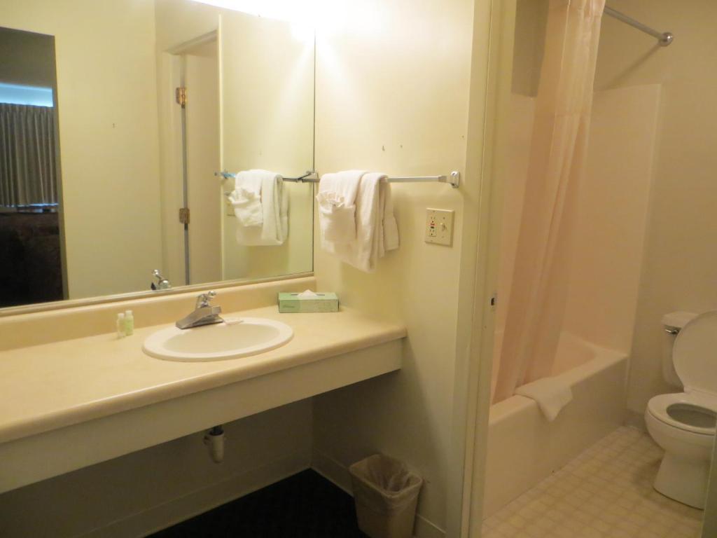 Waterfront Inn Mackinaw City Quarto foto